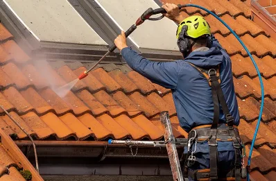 Démoussage et hydrofuge de toiture au Fousseret